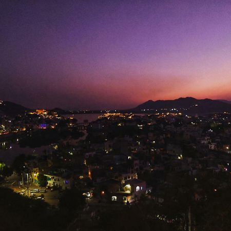 Hotel Kurabar Kothi Удайпур Экстерьер фото