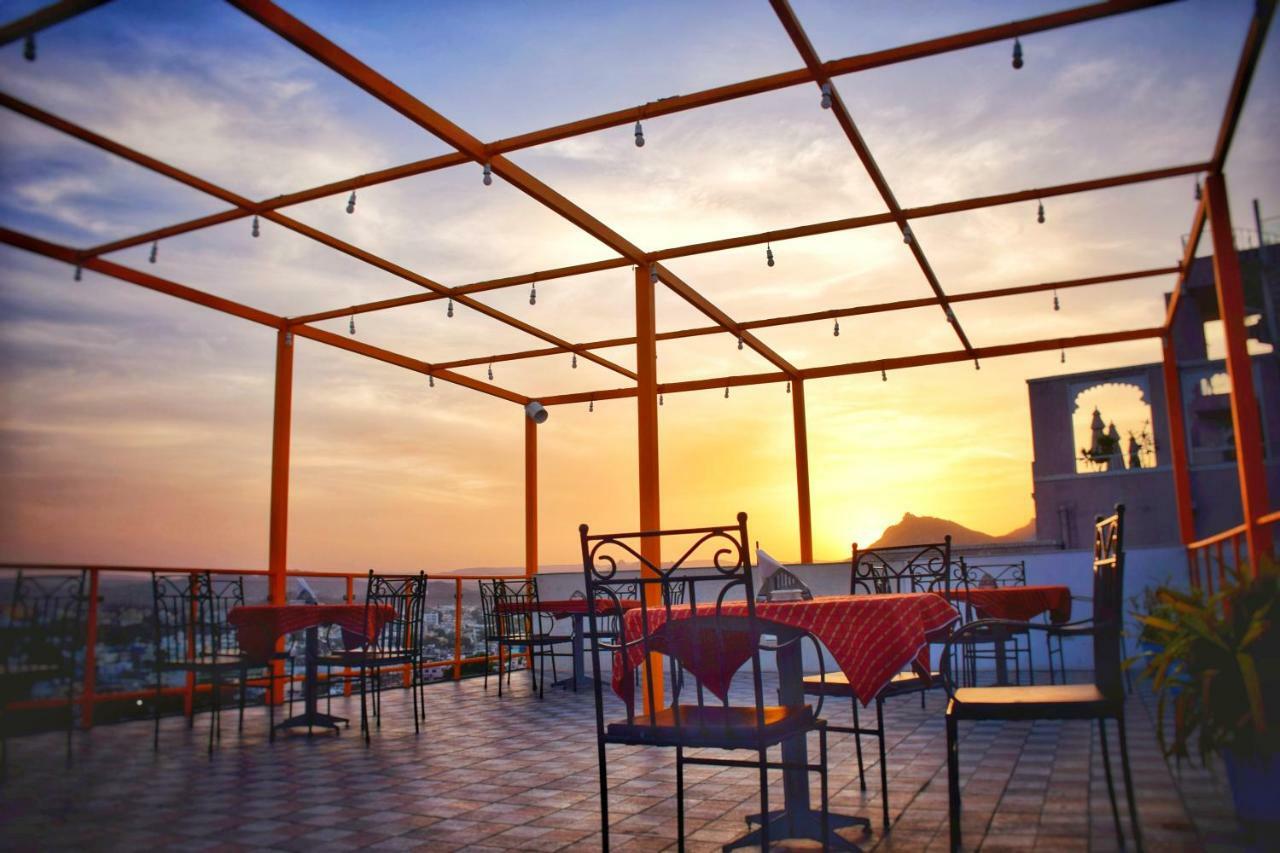Hotel Kurabar Kothi Удайпур Экстерьер фото