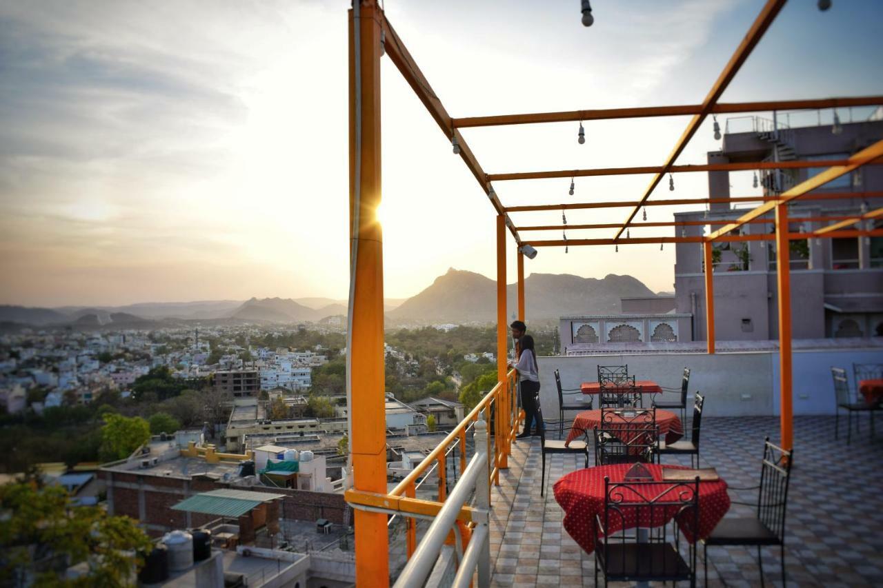 Hotel Kurabar Kothi Удайпур Экстерьер фото